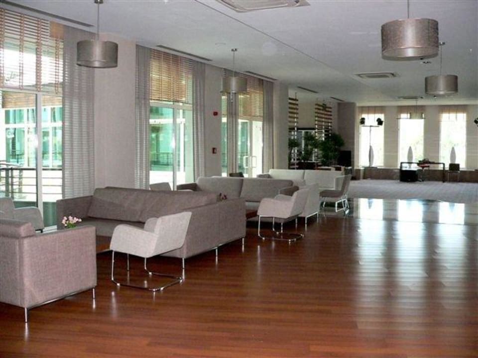 Sitzecken im hinteren Lobbybereich Sunis Evren Beach Resort Hotel & Spa