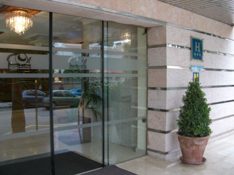 Hoteleingang Hotel Metropolitan Playa