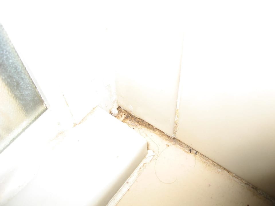 Schimmelbildung 2. Dusche Hotel Fattoria Castelvecchi