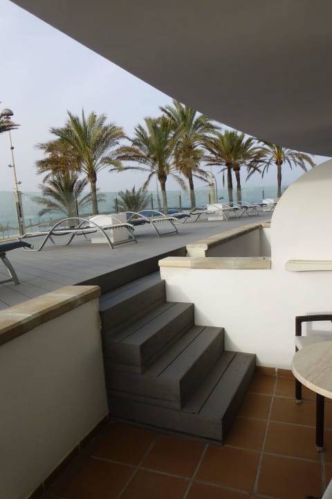 5 Stufen vom Zimmer zuer Terrasse Grupotel Acapulco Playa - Adults Only