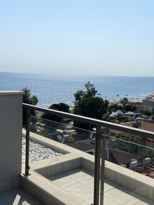 Ausblick Acanthus Cennet Barut Collection