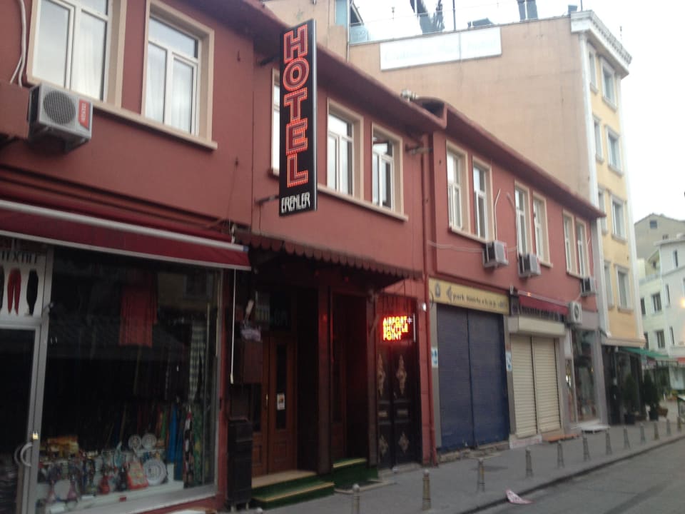 Здание отеля Erenler Hostel