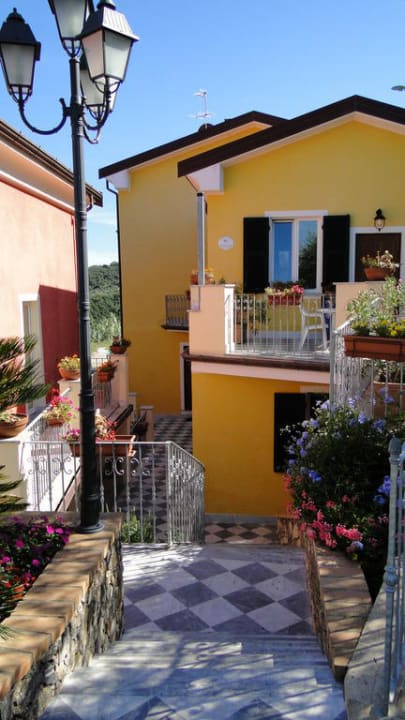 Der Weg zu den verschiedenen Zimmern Hotel Le Ville Relais Club