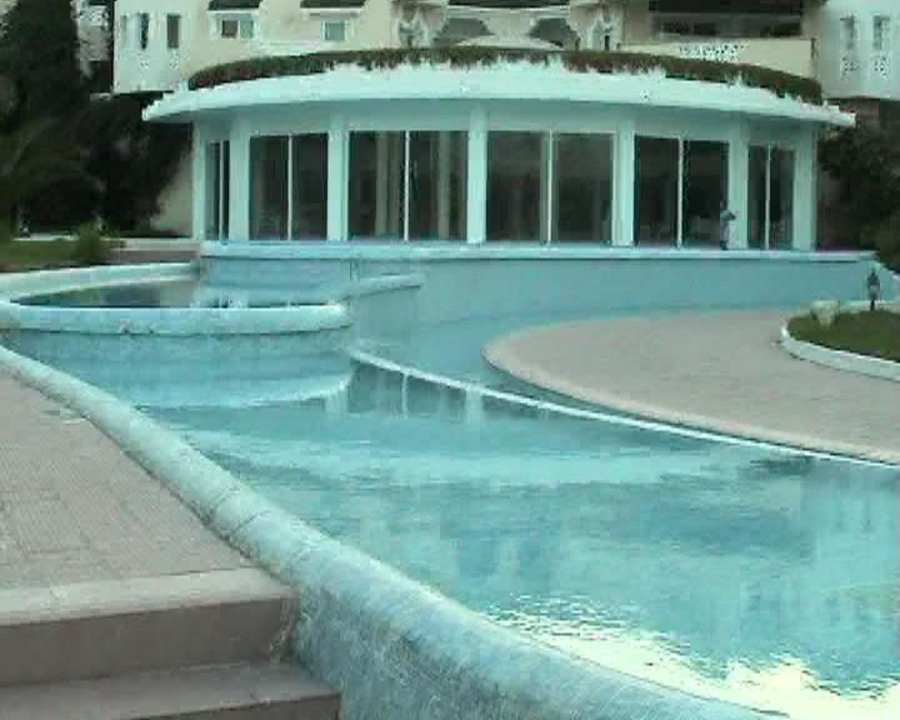 Hallenbad mit Wasserkaskaden Mahdia Beach & Aquapark