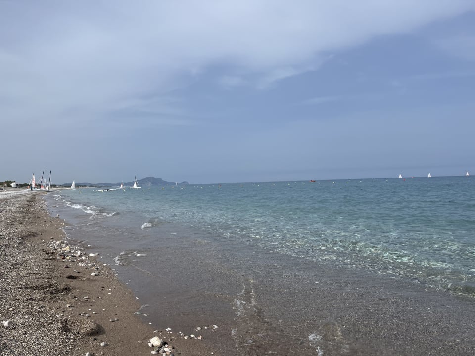 Strand Asterias Beach Resort
