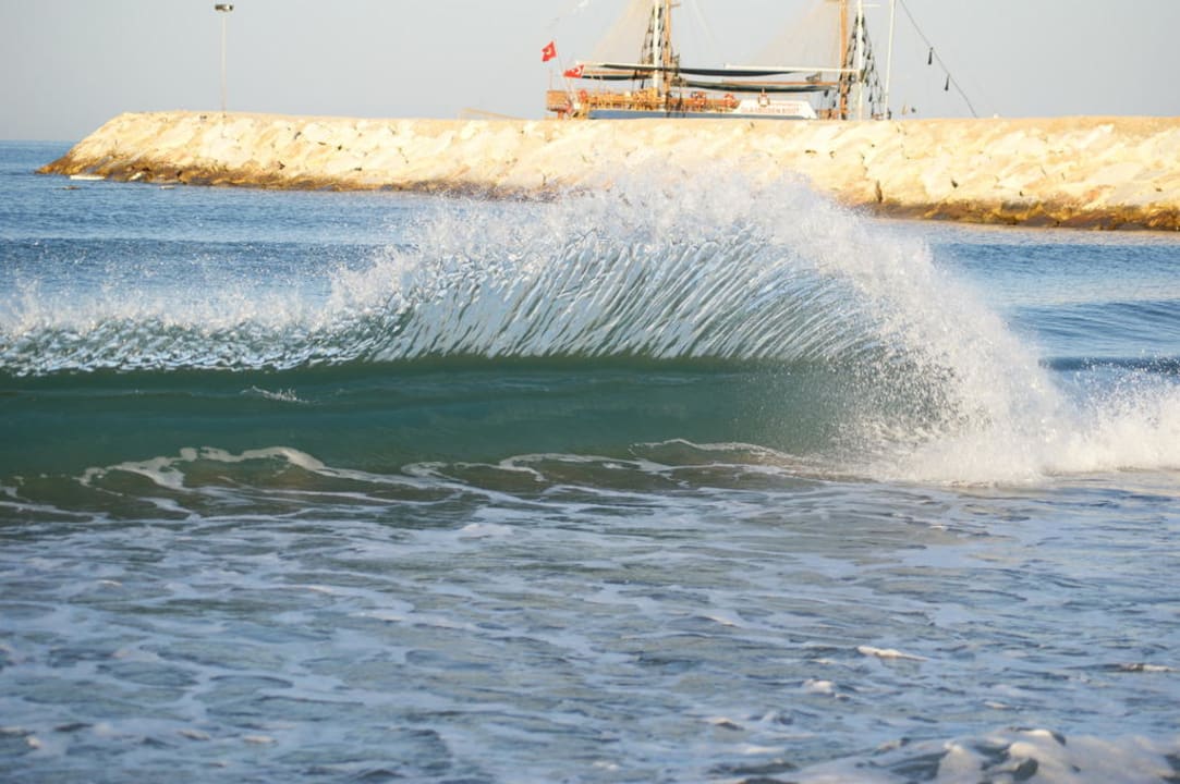 Super Wellen am Morgen Aydinbey Kings Palace & Spa