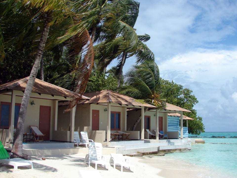 Bungalows an der Ostseite Summer Island Maldives
