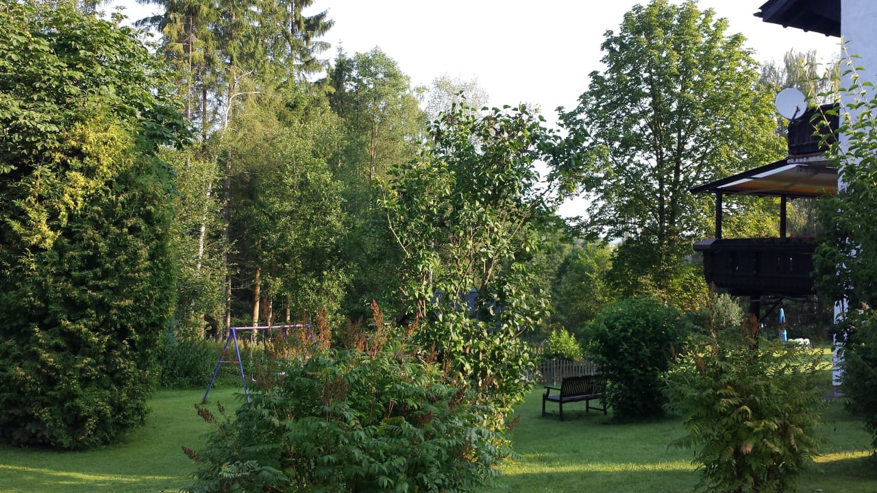 Garten vor dem Hotel Landhaus Am Forst
