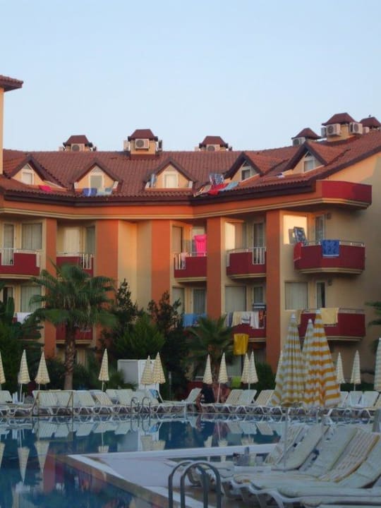 Pool am Abend Hotel Orfeus Park