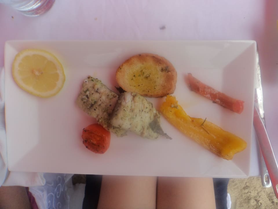 Super-Essen beim Barbecue auf der Insel Villa Seewoo