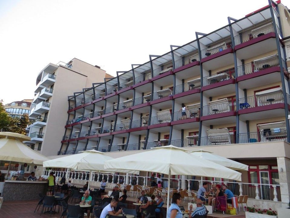 Hotel vom Strand aus gesehen GRIFID Vistamar