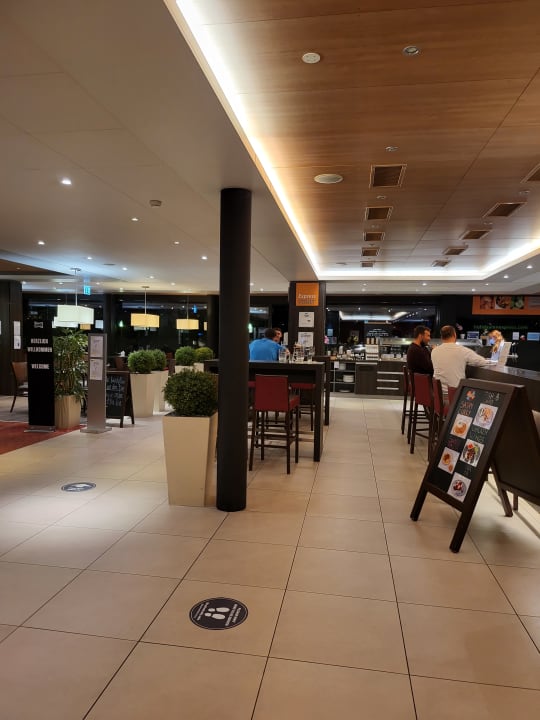 Gastro Holiday Inn Express Zürich - Airport