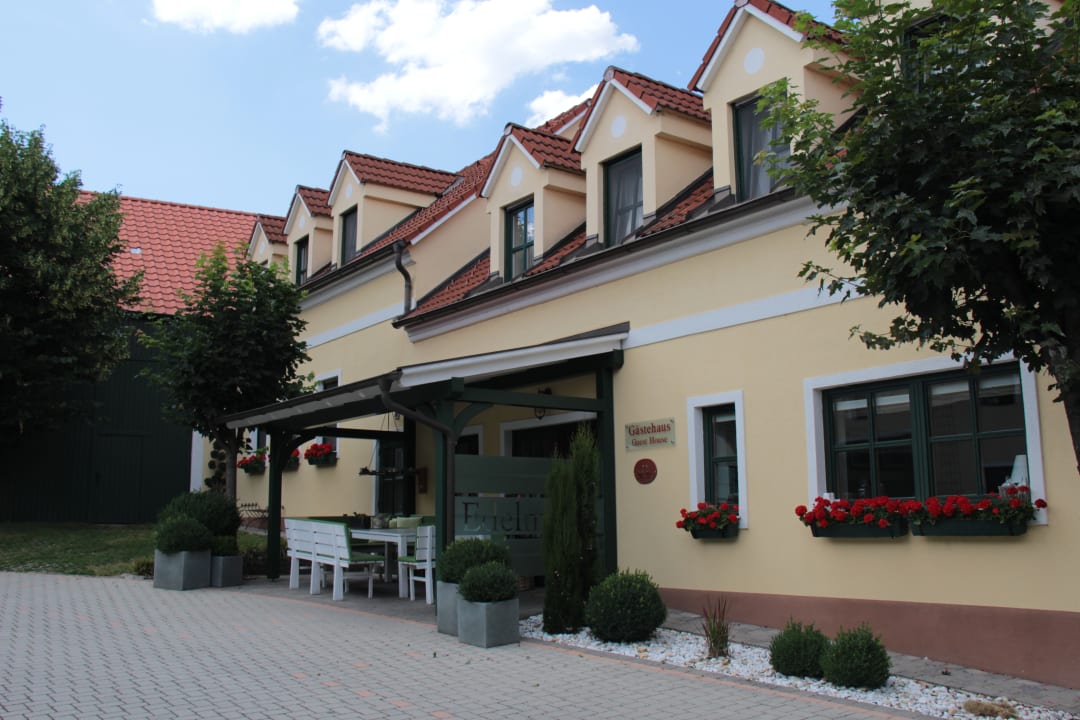 Außenansicht Weingut & Gästezimmer Edelmann