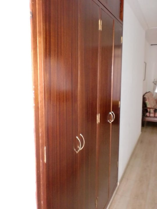 Schrank Hotel El Palmar