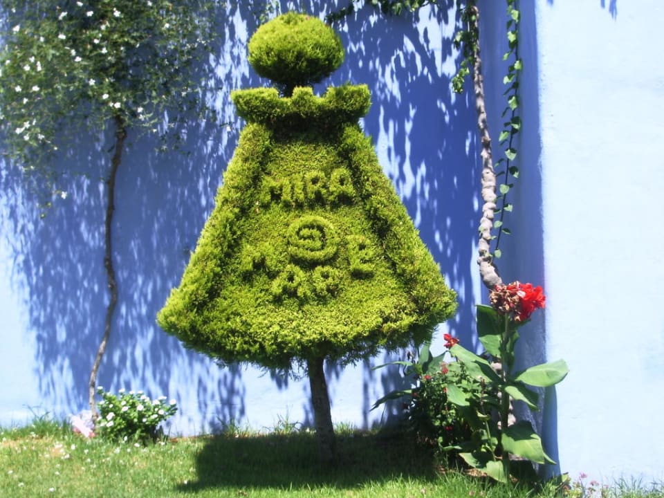 Kunstwerk in der Anlage Hotel Miramare Park