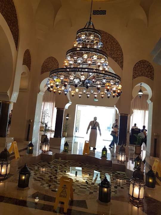 Eingang Miramar Al Aqah Beach Resort