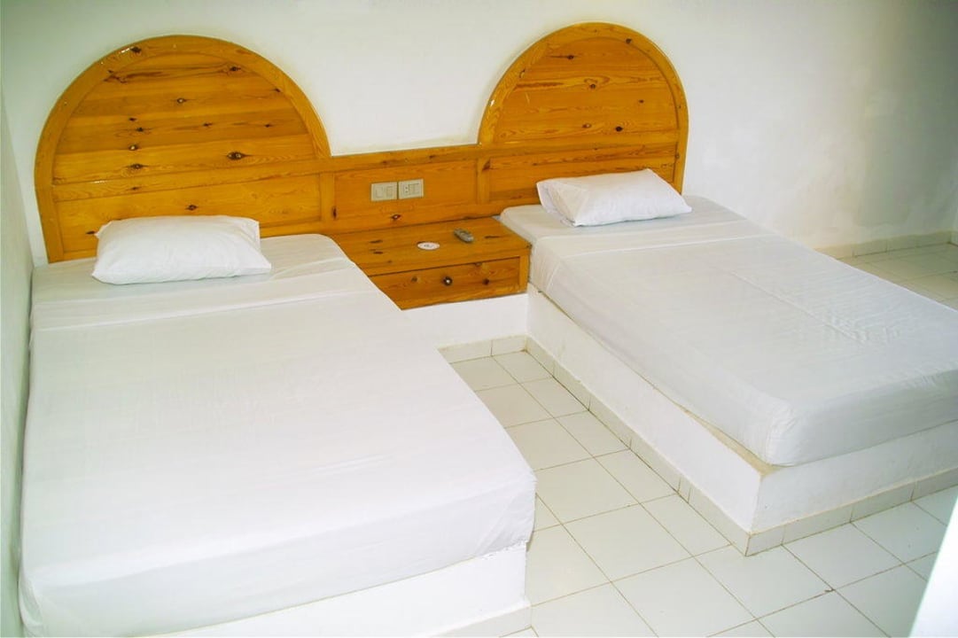 Betten Pensée Royal Garden Beach Resort