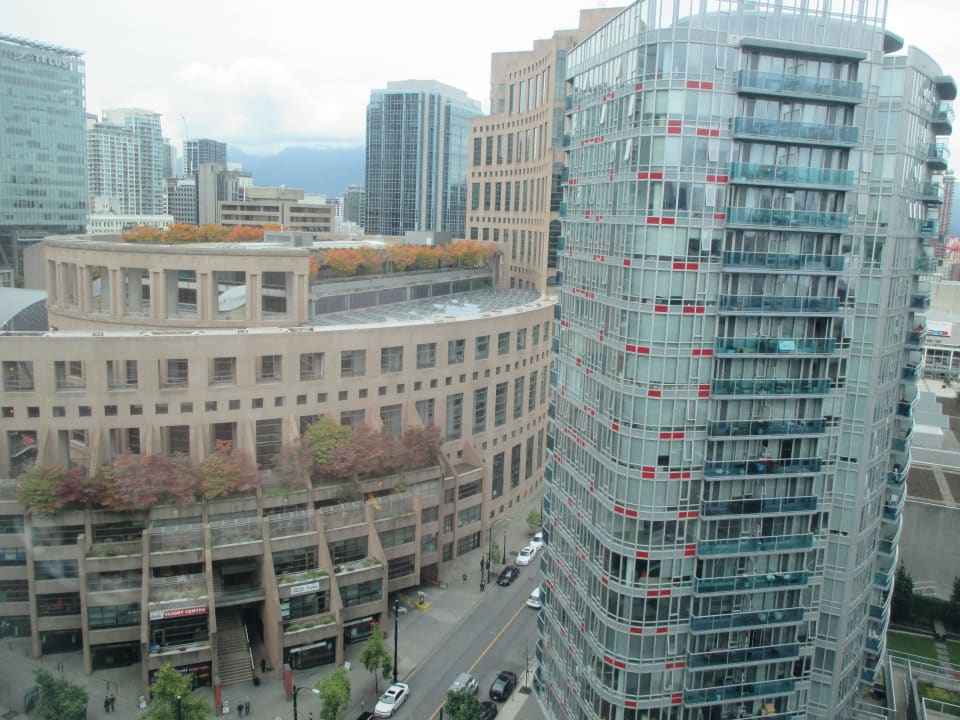 Auf das Kolosseum Hotel Rosedale on Robson