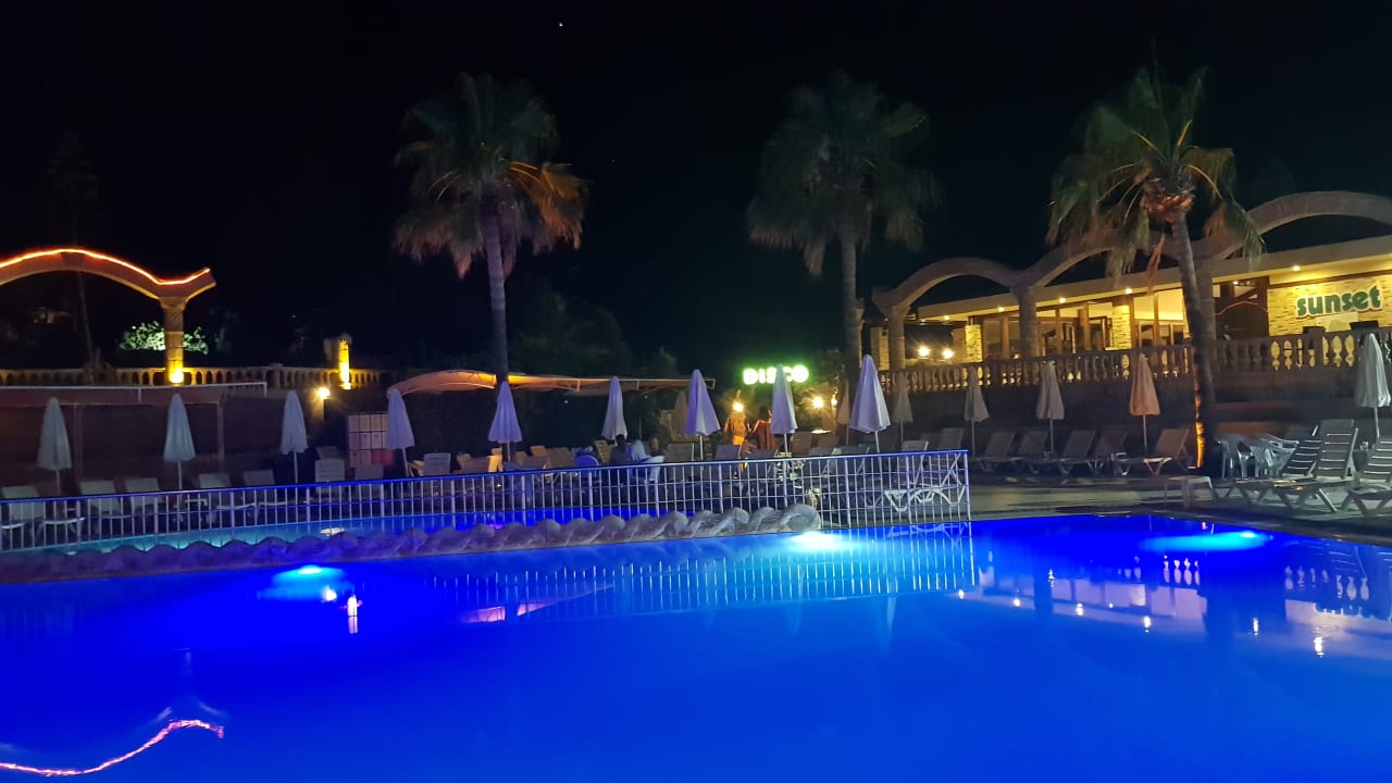 Pool Club Resort Atlantis