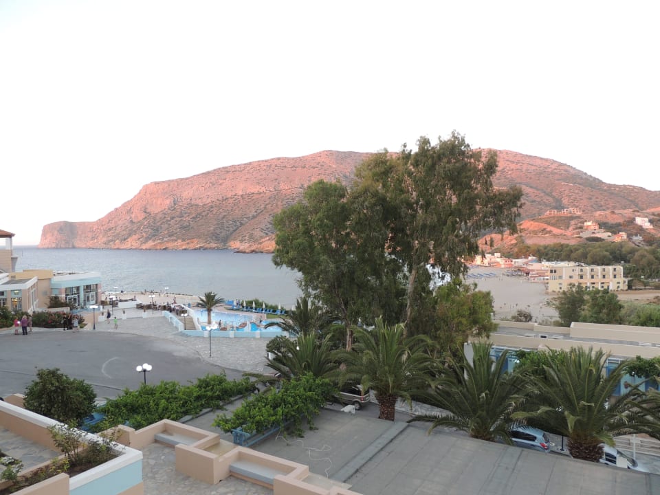 Ausblick von unserem Zimmer Fodele Beach & Water Park Holiday Resort