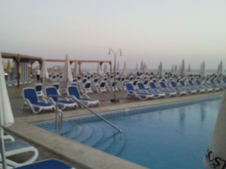 Pool Iberostar Waves Bouganville Playa