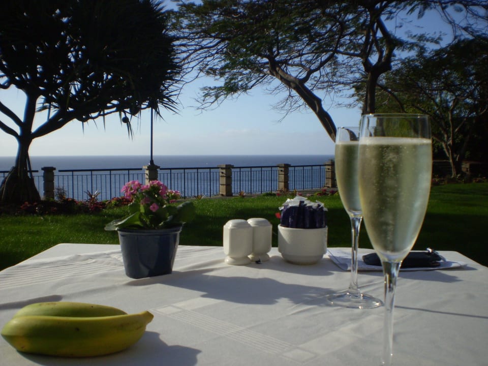 Blick von der Frühstücksterrasse Hotel The Cliff Bay (PortoBay)