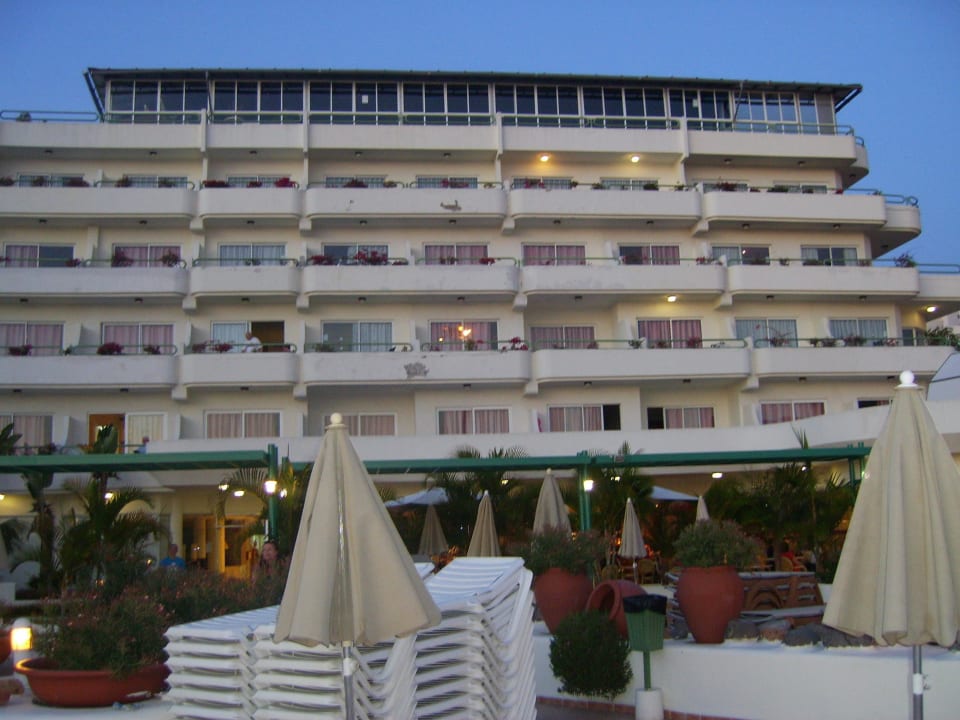 Hotel vom Pool aus HOVIMA La Pinta Beachfront Family Hotel