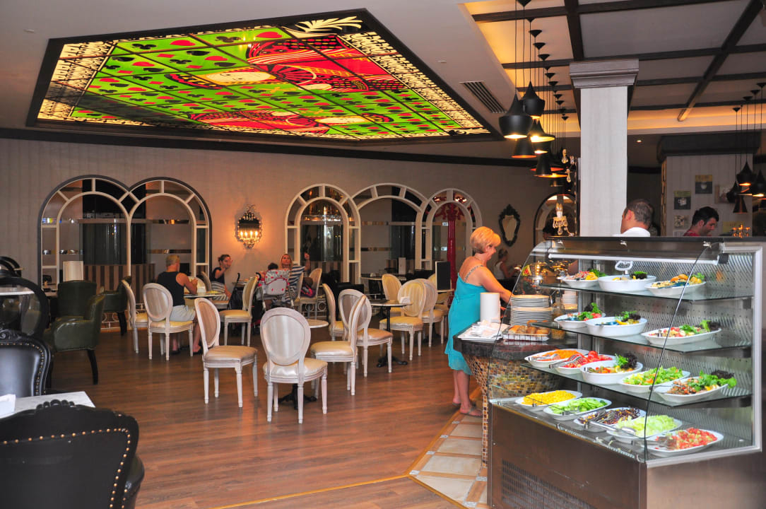 Бар Камелот Hotel Delphin Imperial