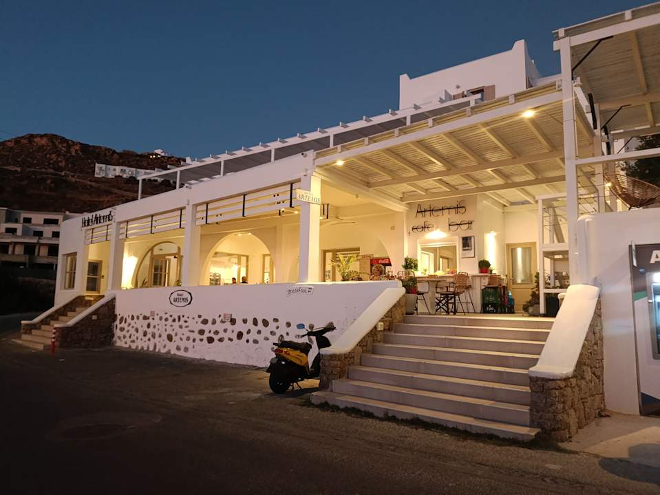 Außenansicht Hotel Artemis