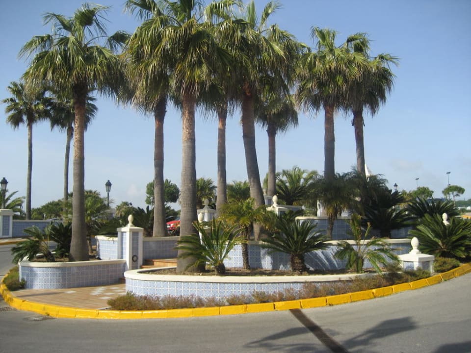 Vor dem Eingang Hotel Riu Chiclana