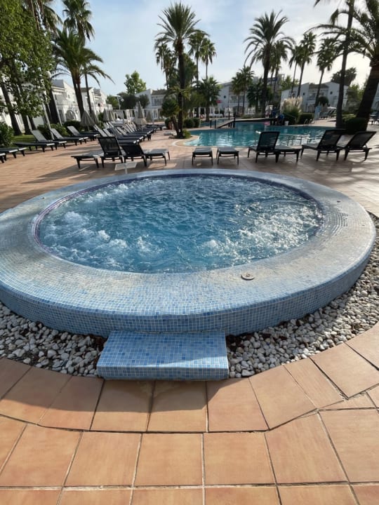 Pool Garden Saladina