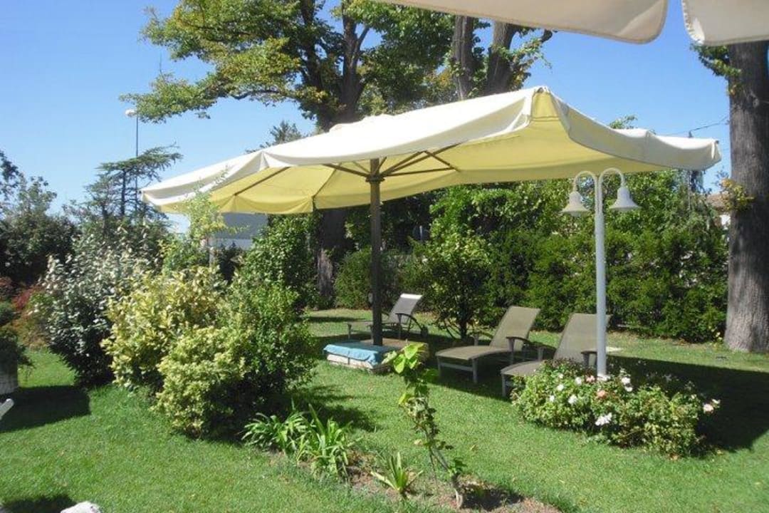 Particolare giardino Relais Villa Roncuzzi
