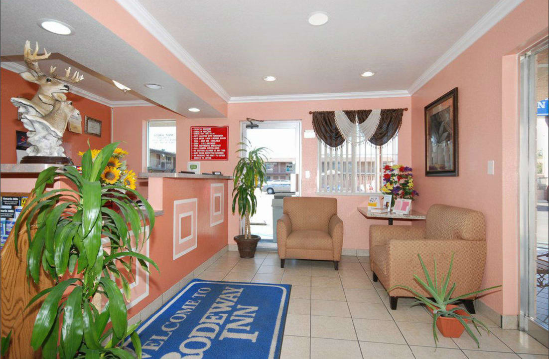 Lobby Hotel Rodeway Inn San Bernardino