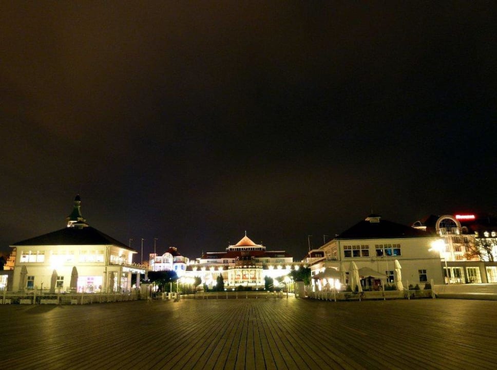 Blick von der Mole auf die Hotelanlage Sheraton Sopot Hotel