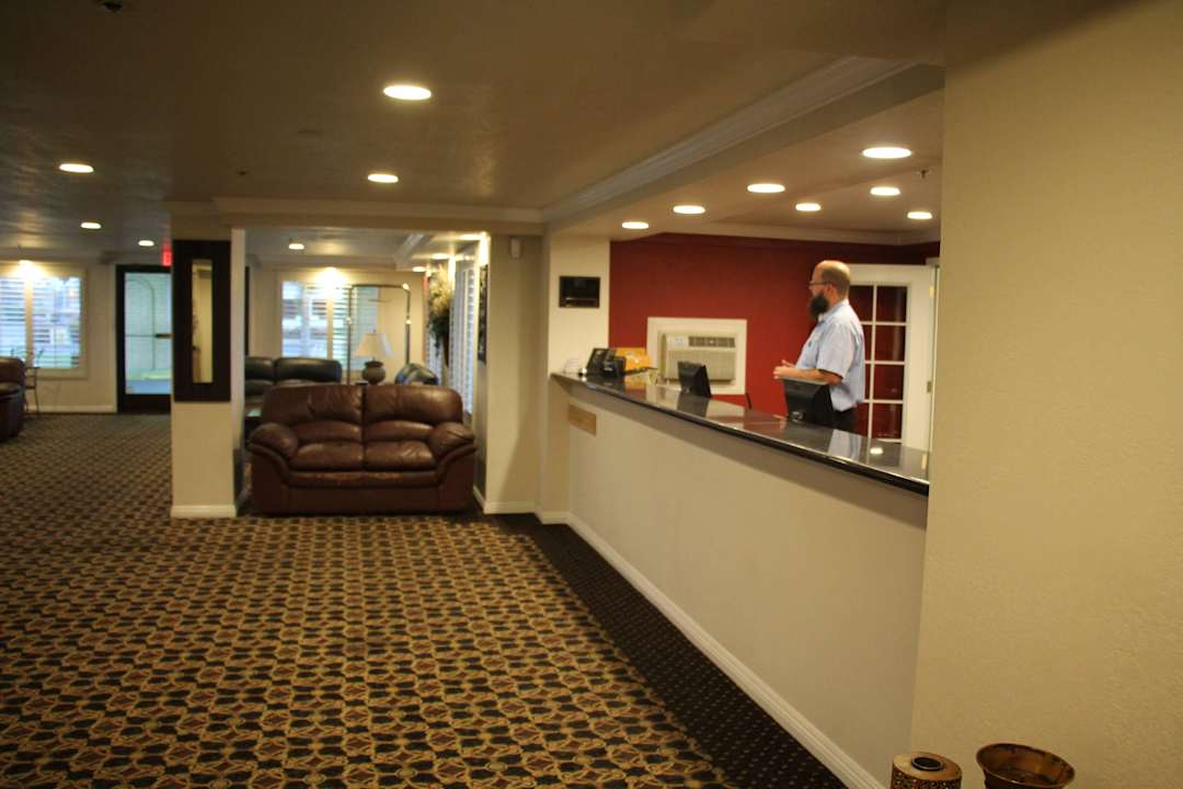Lobby Lompoc Valley Inn and Suites