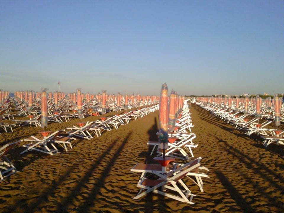 Morgens um 7 Uhr am Strand Hotel Luna