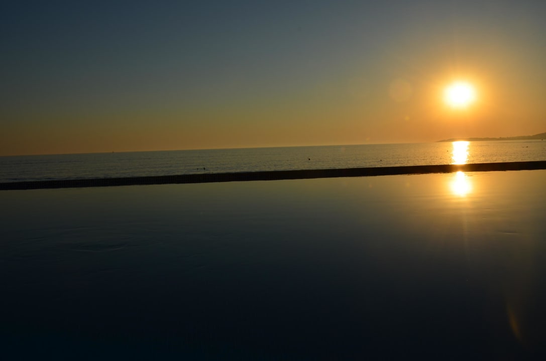 Kleiner Pool zu späterer Zeit Aska Hotel Just in Beach