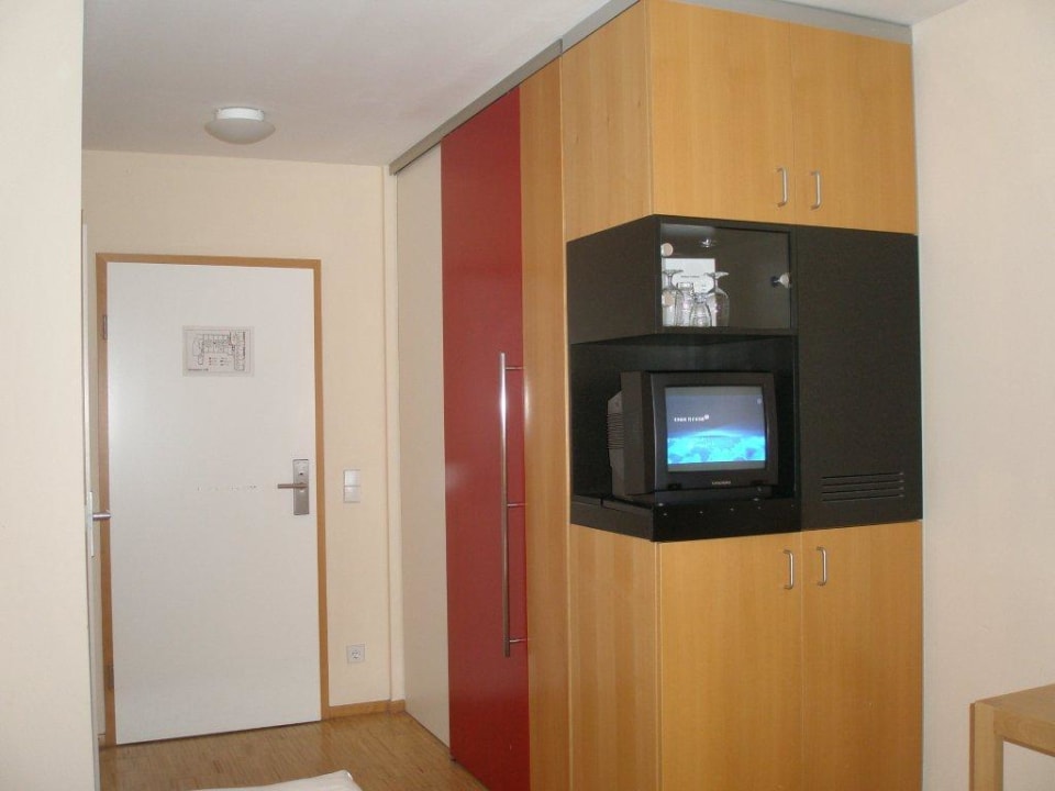 TV, Minibar, Schrank Hotel Zum Weissen Ross
