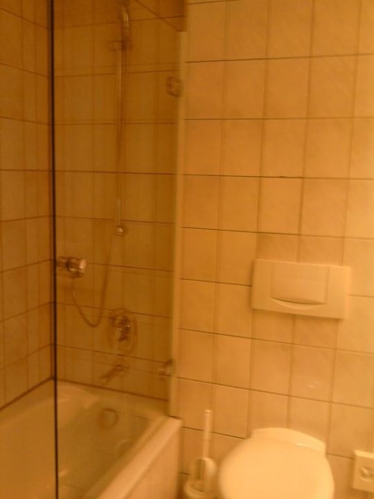 Badezimmer des Lindner Lindner Hotel Frankfurt Hochst, part of JdV by Hyatt