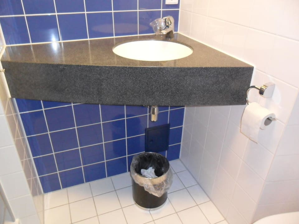 Bad/ Waschbecken B&B Hotel Hamburg-Altona