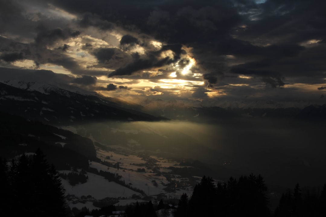Blick nach Weerberg Frieden DAS Alpine Panorama  Hotel