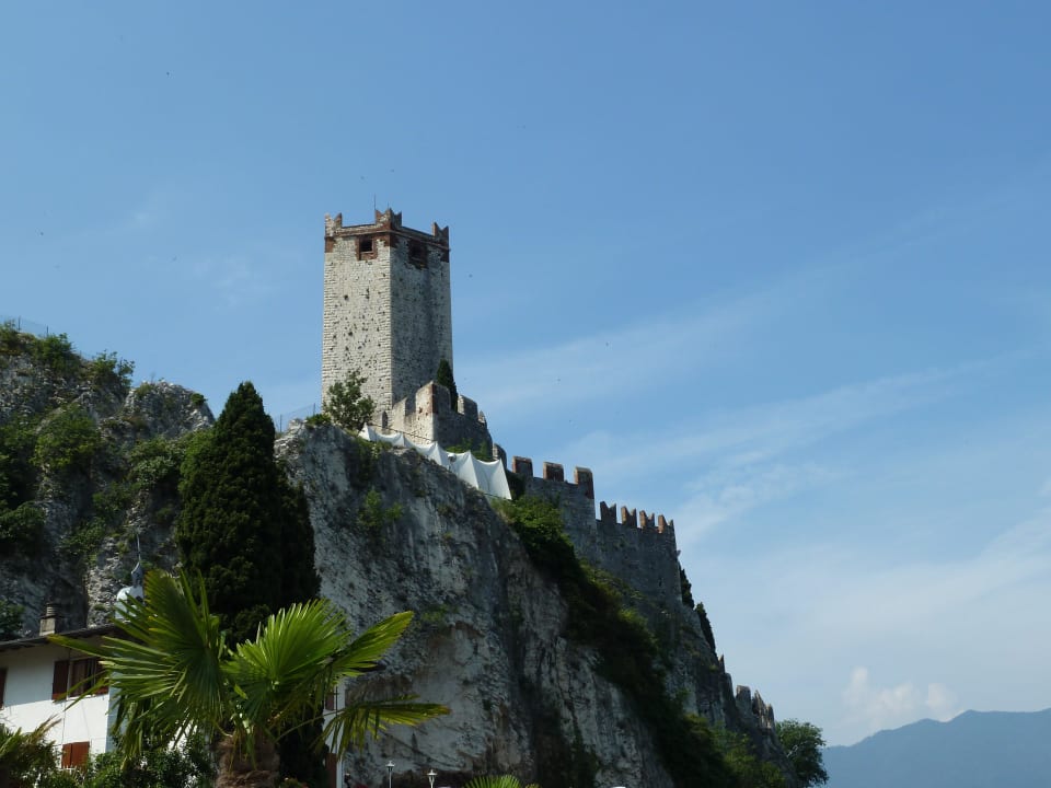 Ausblick von der Gartenanlage Hotel Castello Lake Front