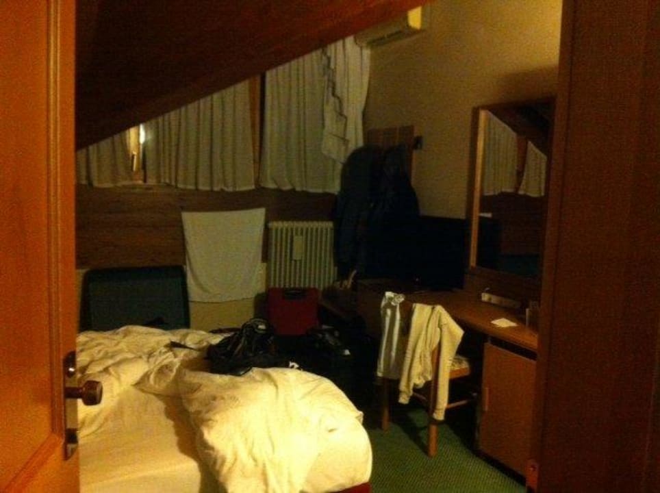 Zimmereingang Tevini Dolomites Charming Hotel