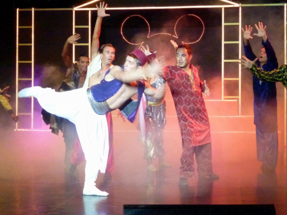 Tanzshow: Aladin Kamelya Aishen Club