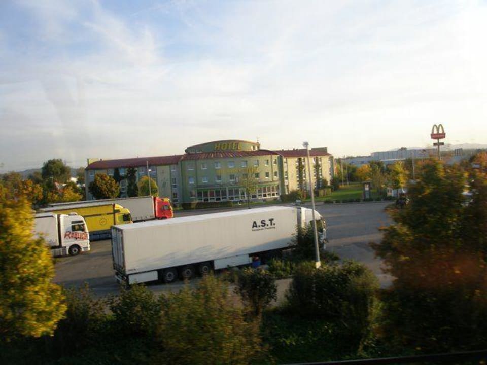 Aussenansicht Highway Hotel