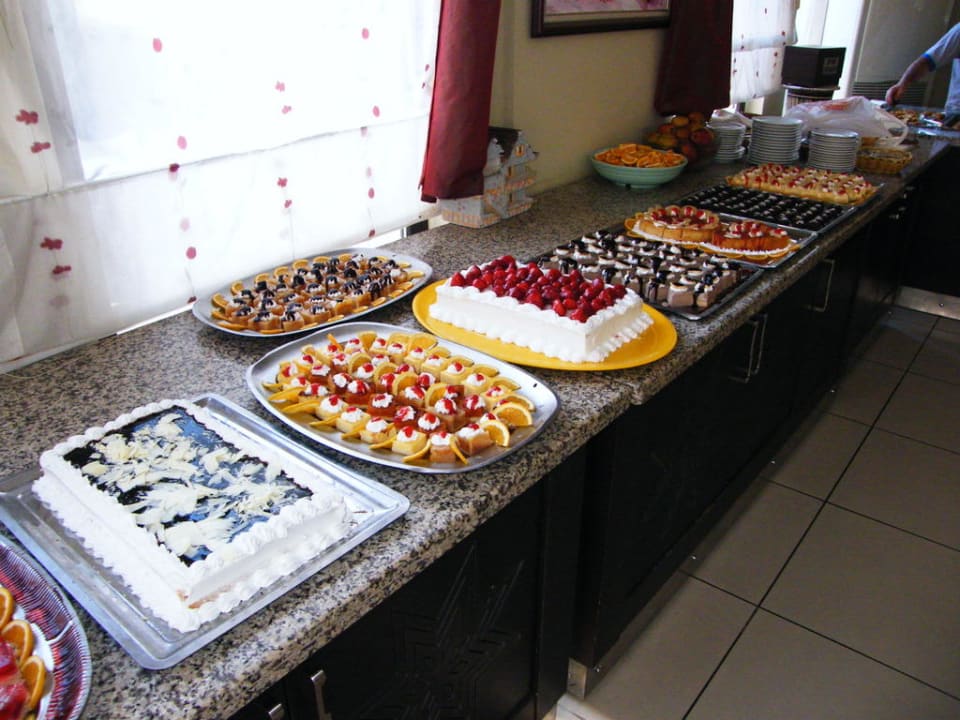 Torten, Kuchen und Desserts... Xperia Kandelor Hotel