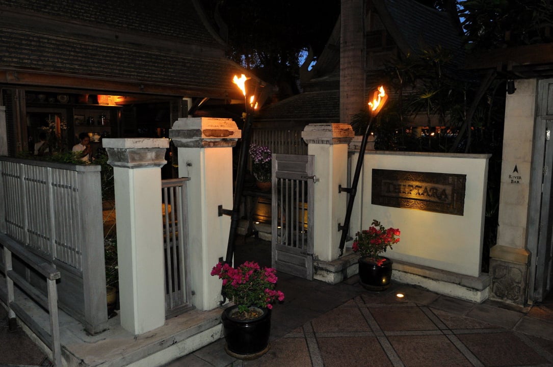 Eingang Restaurant Hotel The Peninsula Bangkok