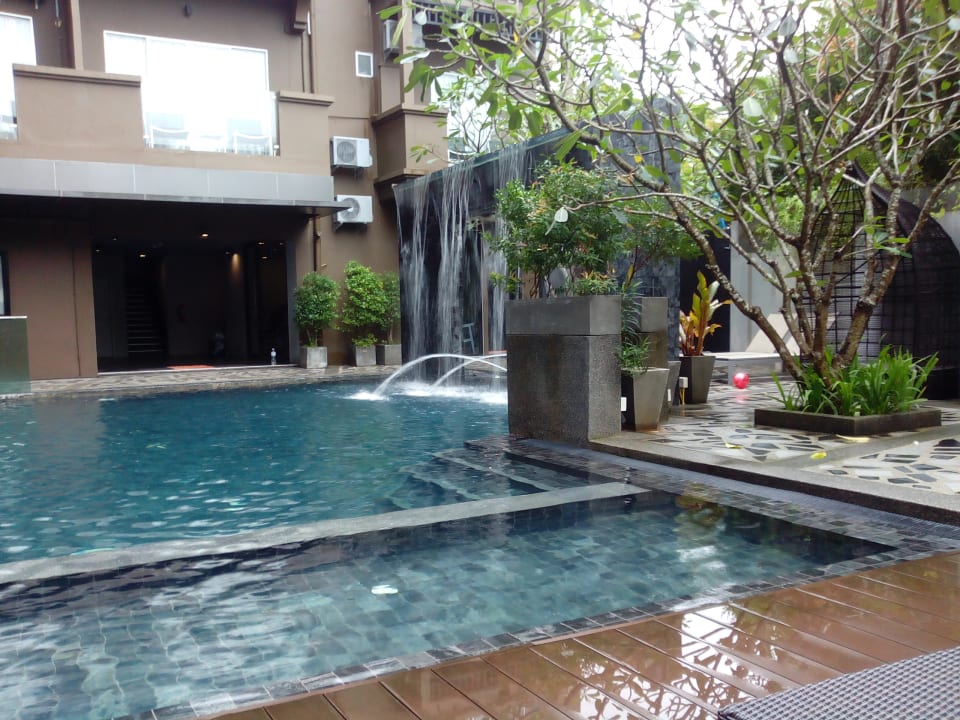 Pool Mazi Design Hotel by Kalima