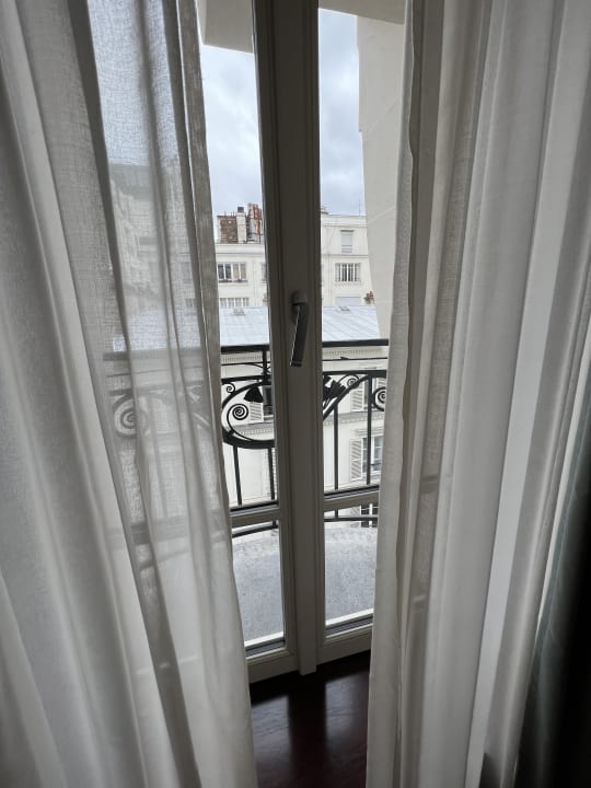 Zimmer Hotel du Rond-Point des Champs-Elysees