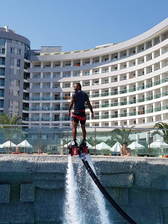 Attraktion bei Poolparty Sherwood Exclusive Lara